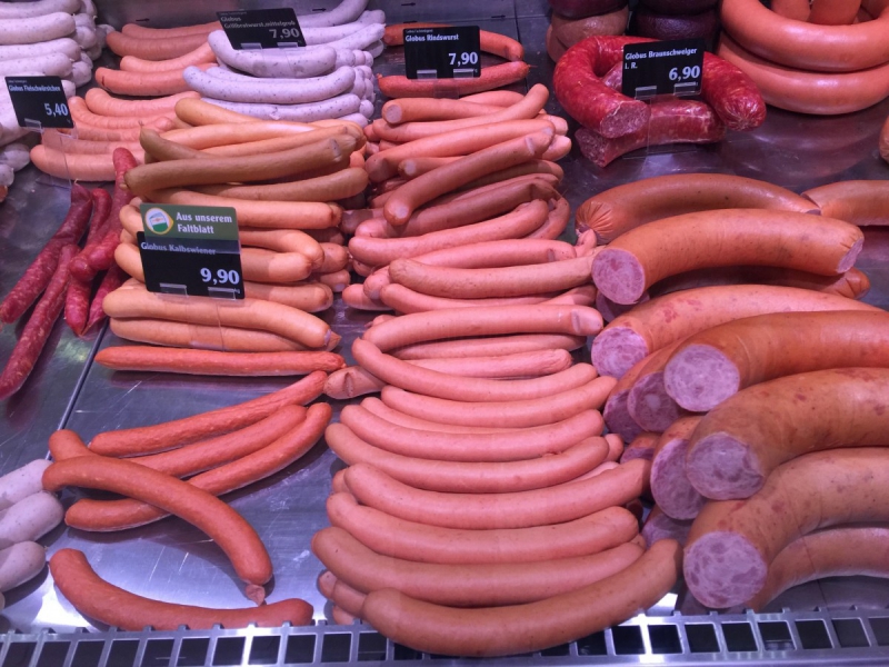 vitrine-GILETTE-min_sausages_meat_butchery-1069321